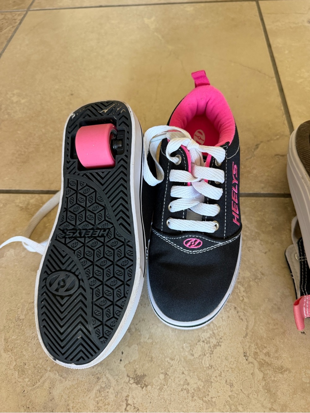Heelys Black and Pink Kids' Sneakers with Removable Wheel